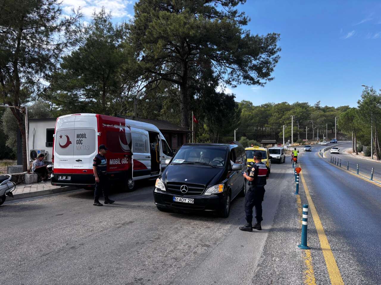 aa-20251102-39592170-39592167-muglada-10-ayda-506-gocmen-kacakcisi-tutuklandi