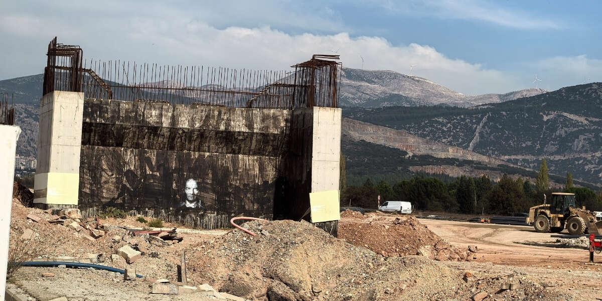 otomobil-kazasinda-yaralanan-kadin-tedaviye-ragmen-hayatini-kaybetti