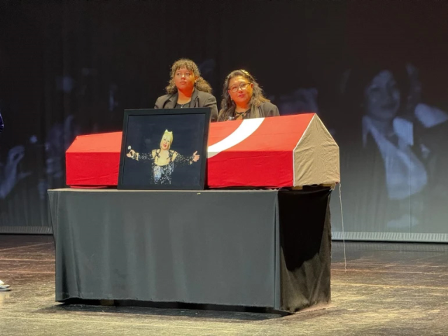 muazzez-abaci-ya-veda-emel-sayin-gozyaslarina-19258678-2491-m