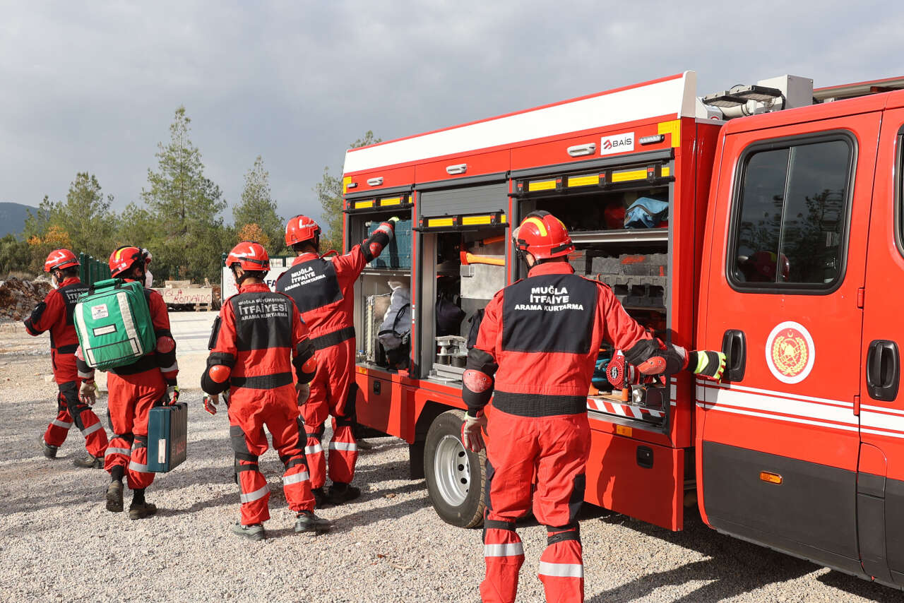 buyuksehir-itfaiyesi-afetlere-hazirlikta-bir-adim-daha-atti-6