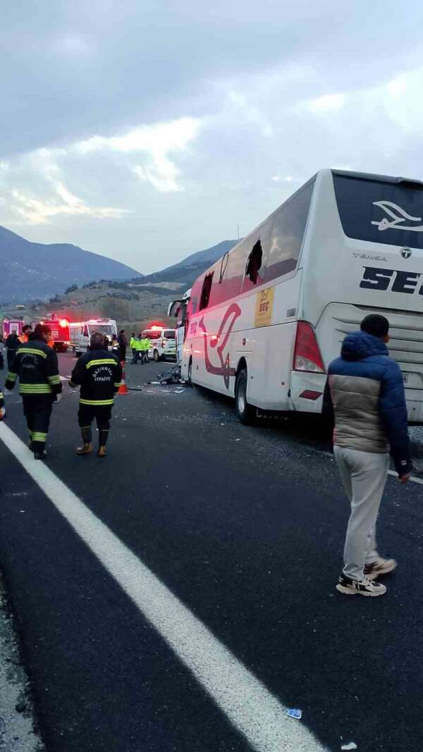 20251206aw593940-4-1