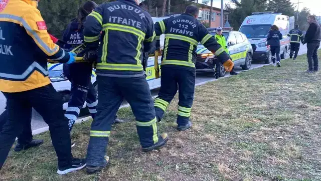 burdur-da-feci-kaza-2-olu-3-yarali-2-19334048-o
