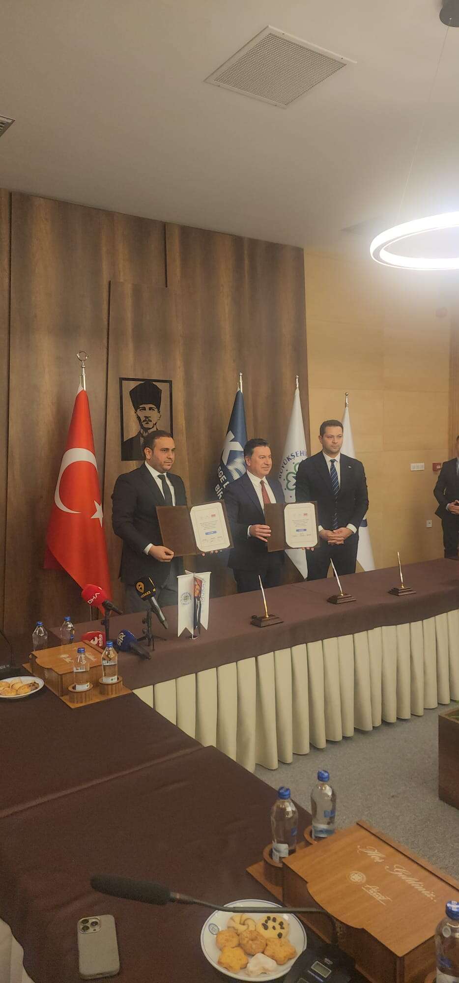 whatsapp-image-2025-12-18-at-14-38-30-2