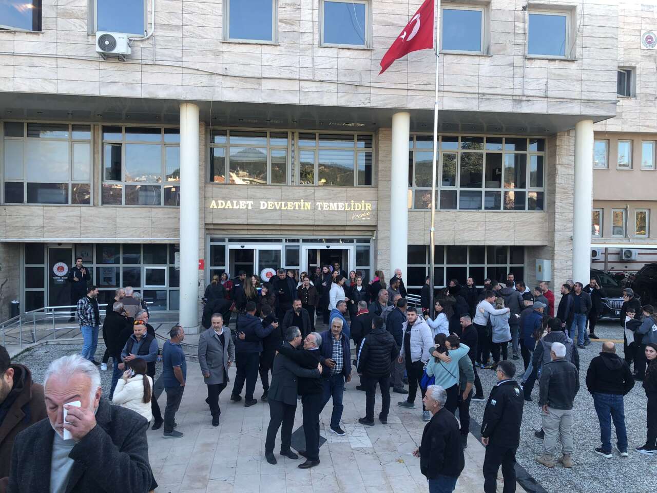 whatsapp-image-2025-12-19-at-15-58-42