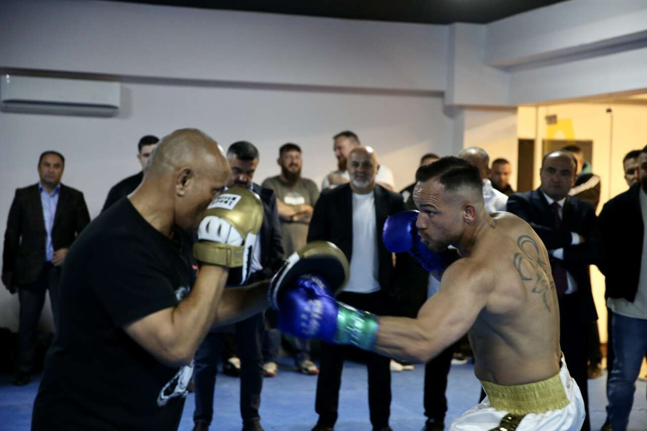 aa-20251226-40079909-40079901-demir-yumruk-sukru-altay-wbc-orta-dogu-unvani-icin-17-ocakta-muglada-ringe-cikacak