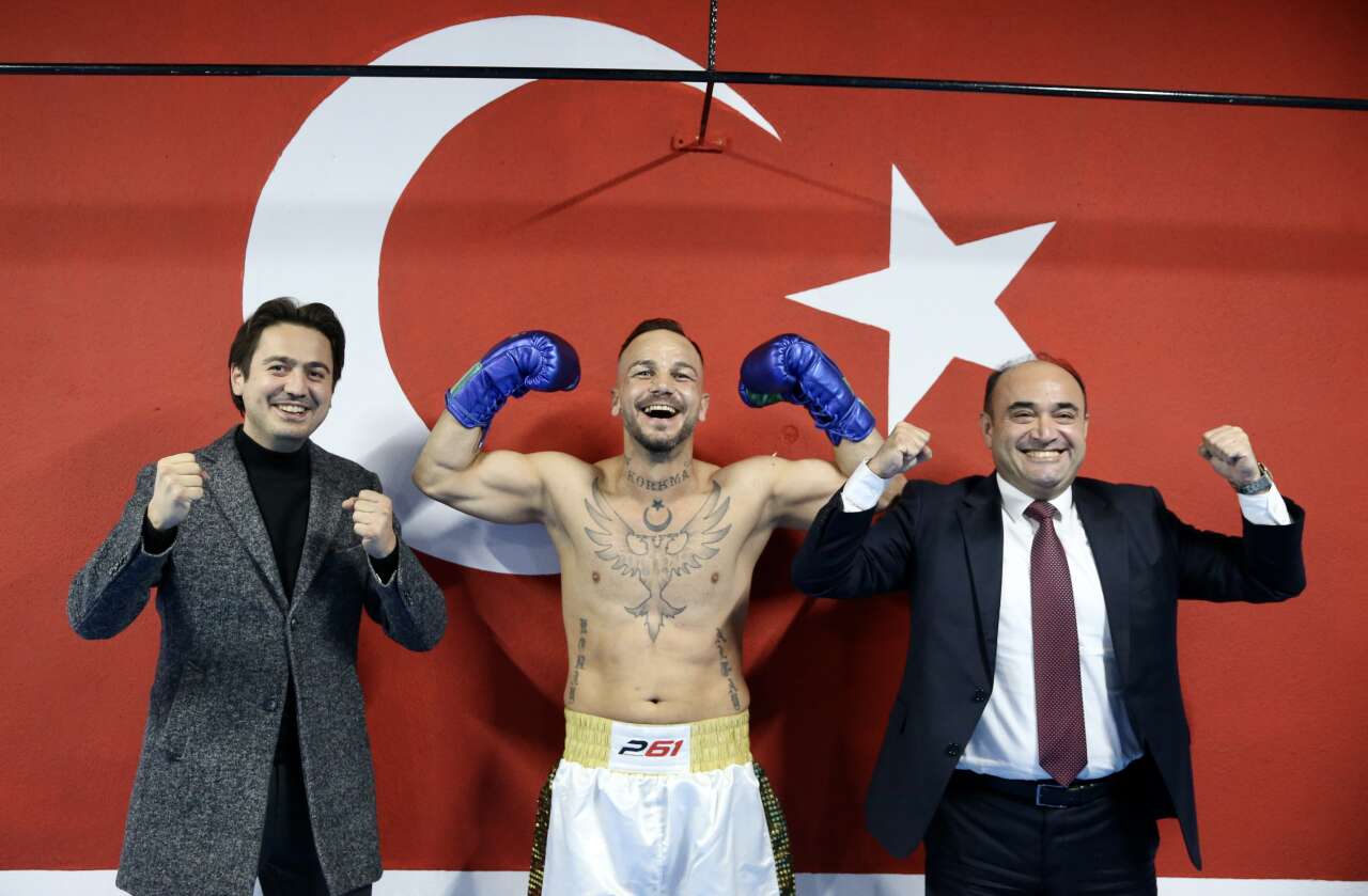 aa-20251226-40079909-40079905-demir-yumruk-sukru-altay-wbc-orta-dogu-unvani-icin-17-ocakta-muglada-ringe-cikacak