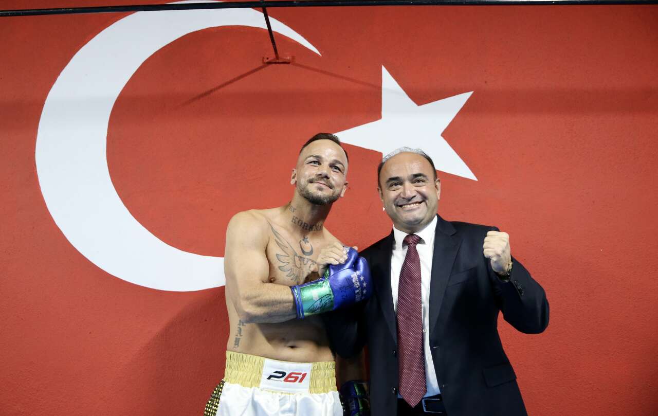 aa-20251226-40079909-40079906-demir-yumruk-sukru-altay-wbc-orta-dogu-unvani-icin-17-ocakta-muglada-ringe-cikacak