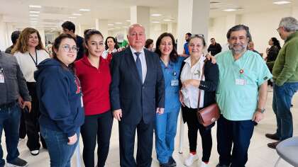 aa-20251226-40084895-40084891-bodrumda-42-yil-once-meslege-baslayan-doktor-34-yil-hizmet-verdigi-hastaneden-torenle-ugurlandi