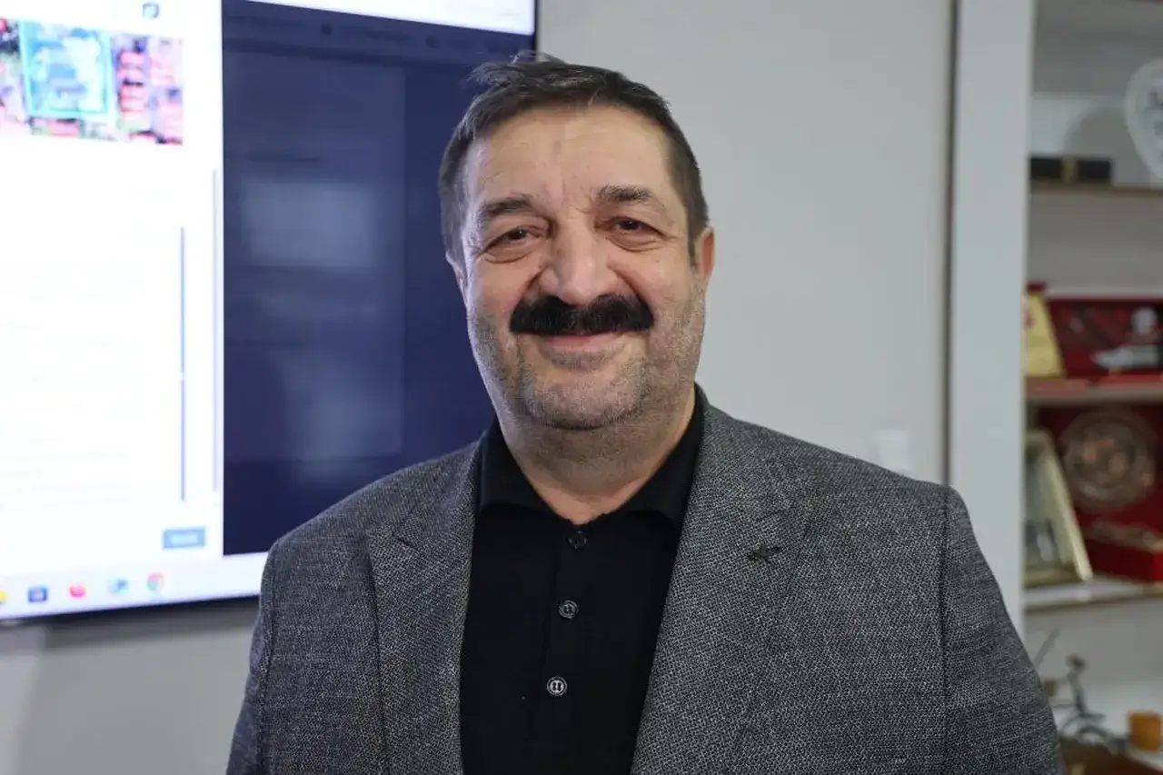 mezarliklar-online-oldu-isteyen-fotografini-gorecek-isteyen-dua-okutacak-3273339-202512281456-3