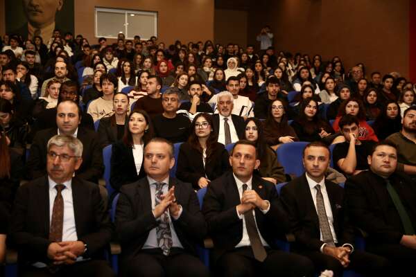 aa-20260216-40570882-40570881-muglada-universite-ogrencileri-dolandiricilik-olaylarina-karsi-bilgilendirildi