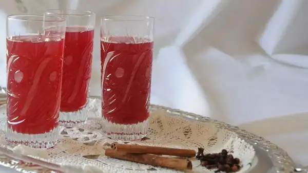 ferahlatan-tadiyla-9-ramazan-serbeti-tarifi-reyhan-kizilcik-osmanli-demirhindi