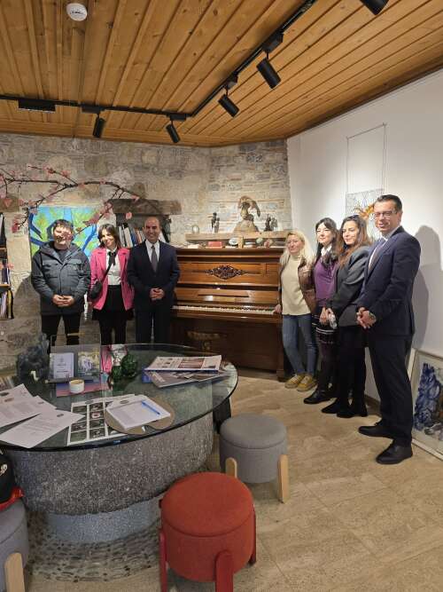 aa-20260220-40625922-40625919-datcada-ogrenciler-sanatci-aljohara-jeje-ile-uretim-surecini-deneyimledi