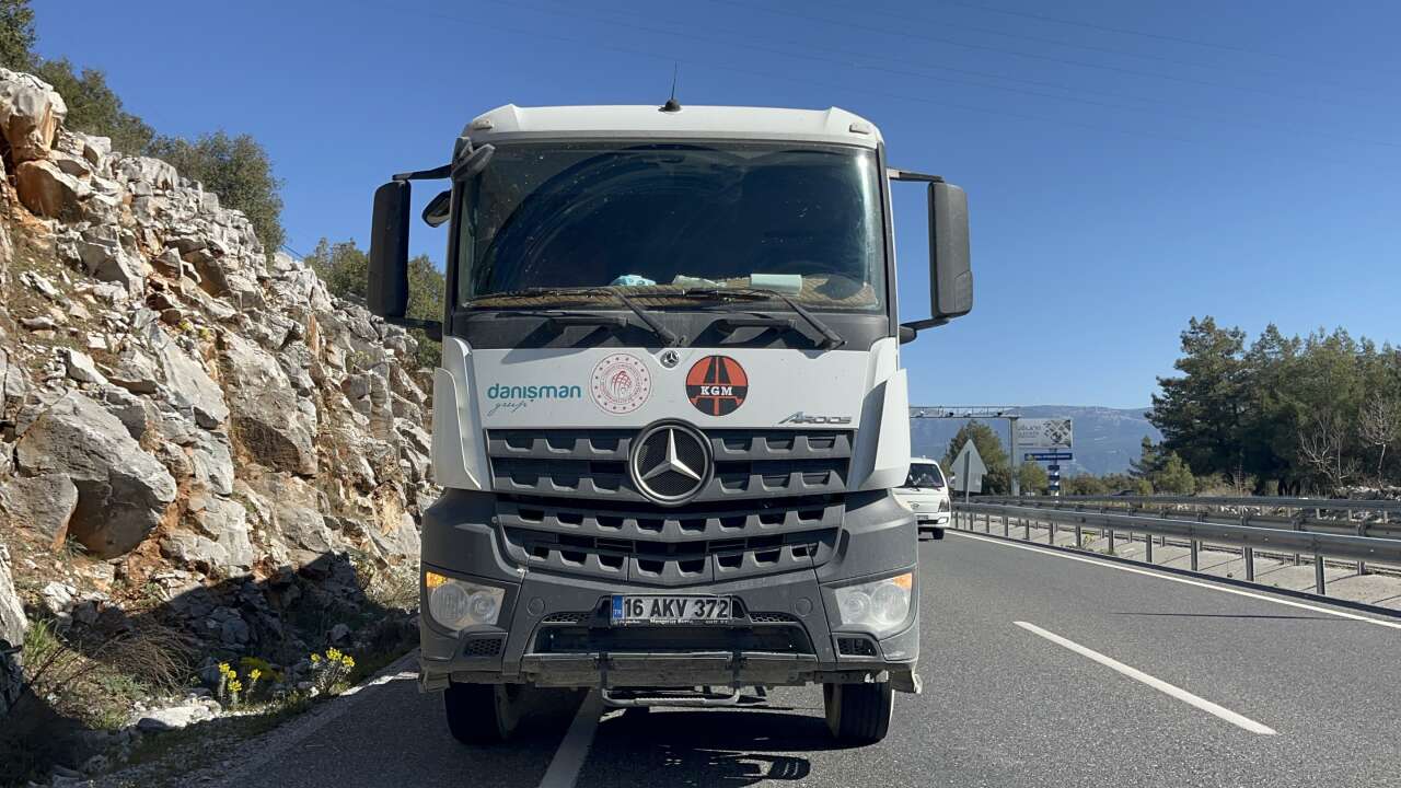 aw658870-03