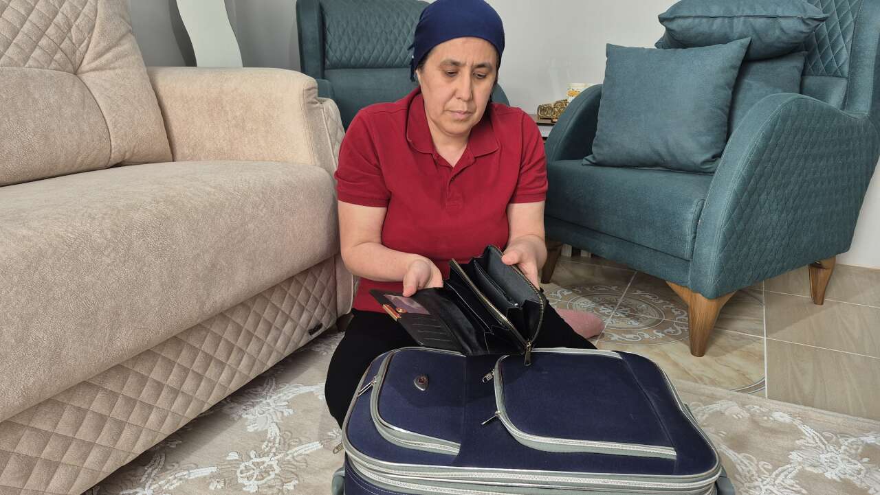 aa-20260410-41069984-41069982-muglada-altinlarinin-sahteleriyle-degistirildigini-one-suren-kadin-komsusu-ve-arkadaslarindan-sikayetci-oldu