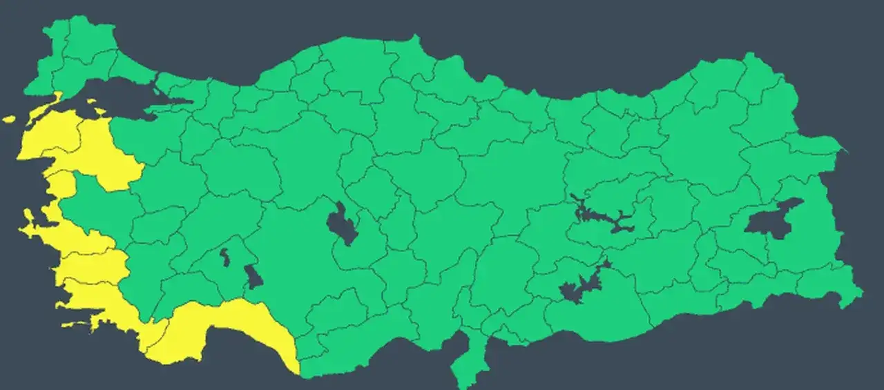meteoroloji-6-ili-uyardi-afrikadan-gelen-toz-bulutuna-dikkat-3294519-202604150838-4