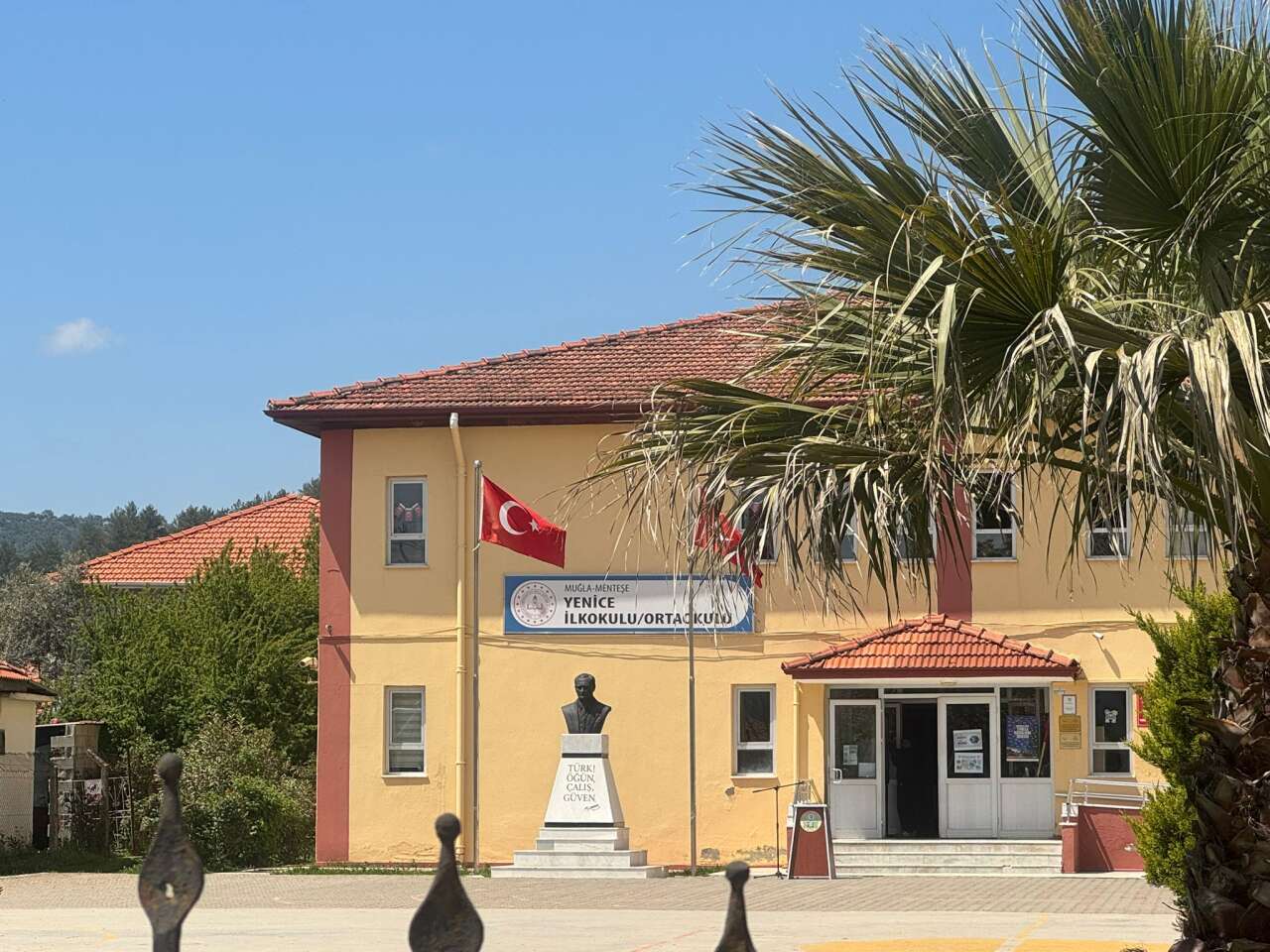 whatsapp-image-2026-04-22-at-12-46-06-1