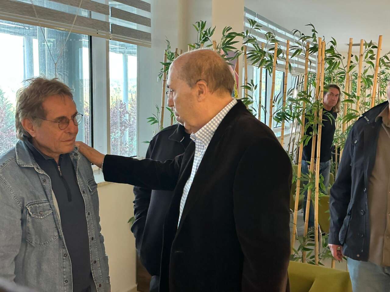 9169537f-813b-4e70-b3f8-f215541724e4