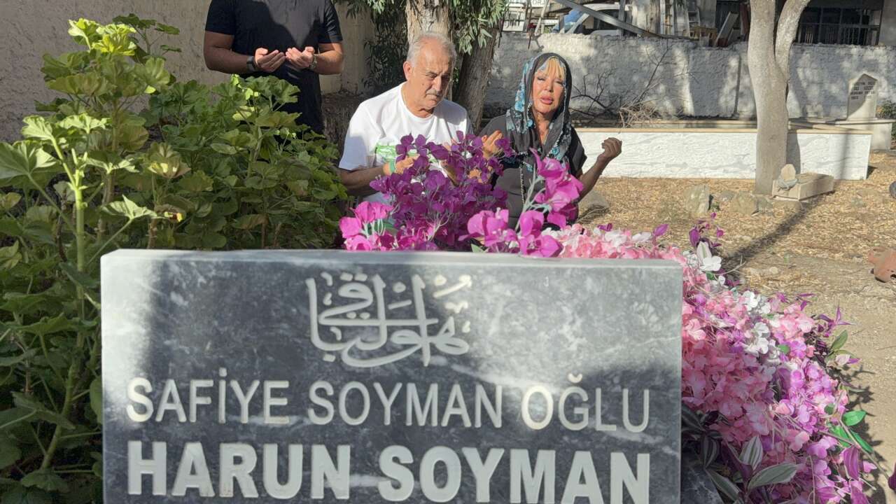 aw755442-01